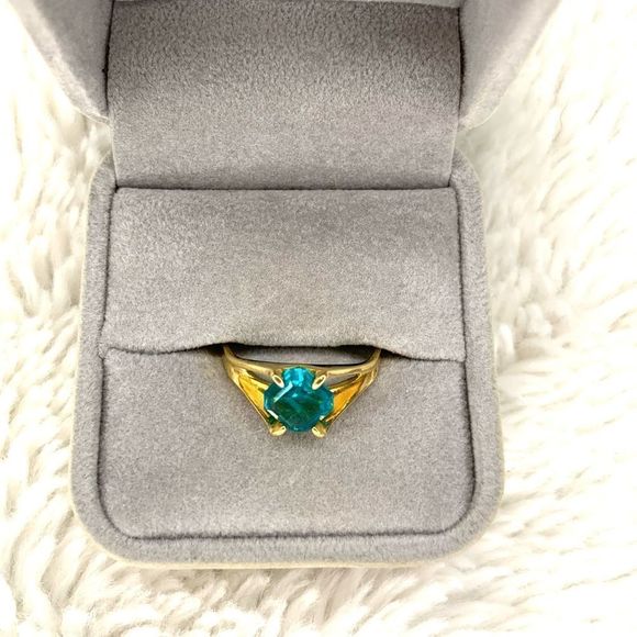 Vintage Jewelry - 18kt electroplated gold ring